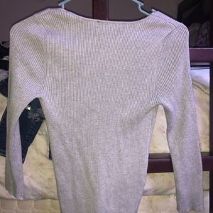 Gray mid sleeve shirt